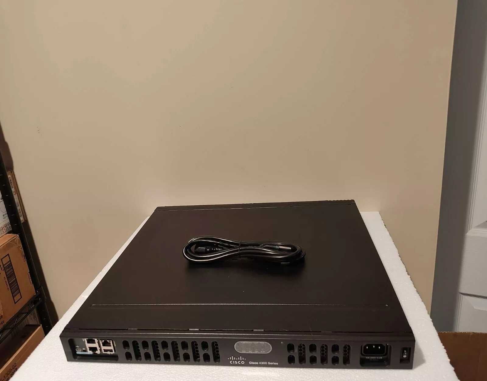 Маршрутизатор CISCO ISR4331