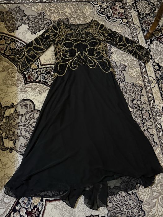 Платья Дубайский размер 44-46  2 часа надевался