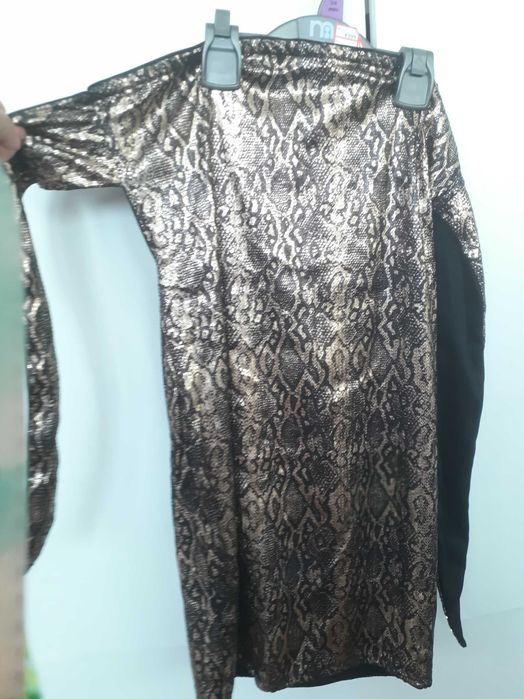 Rochie neagra cu auriu mulata
