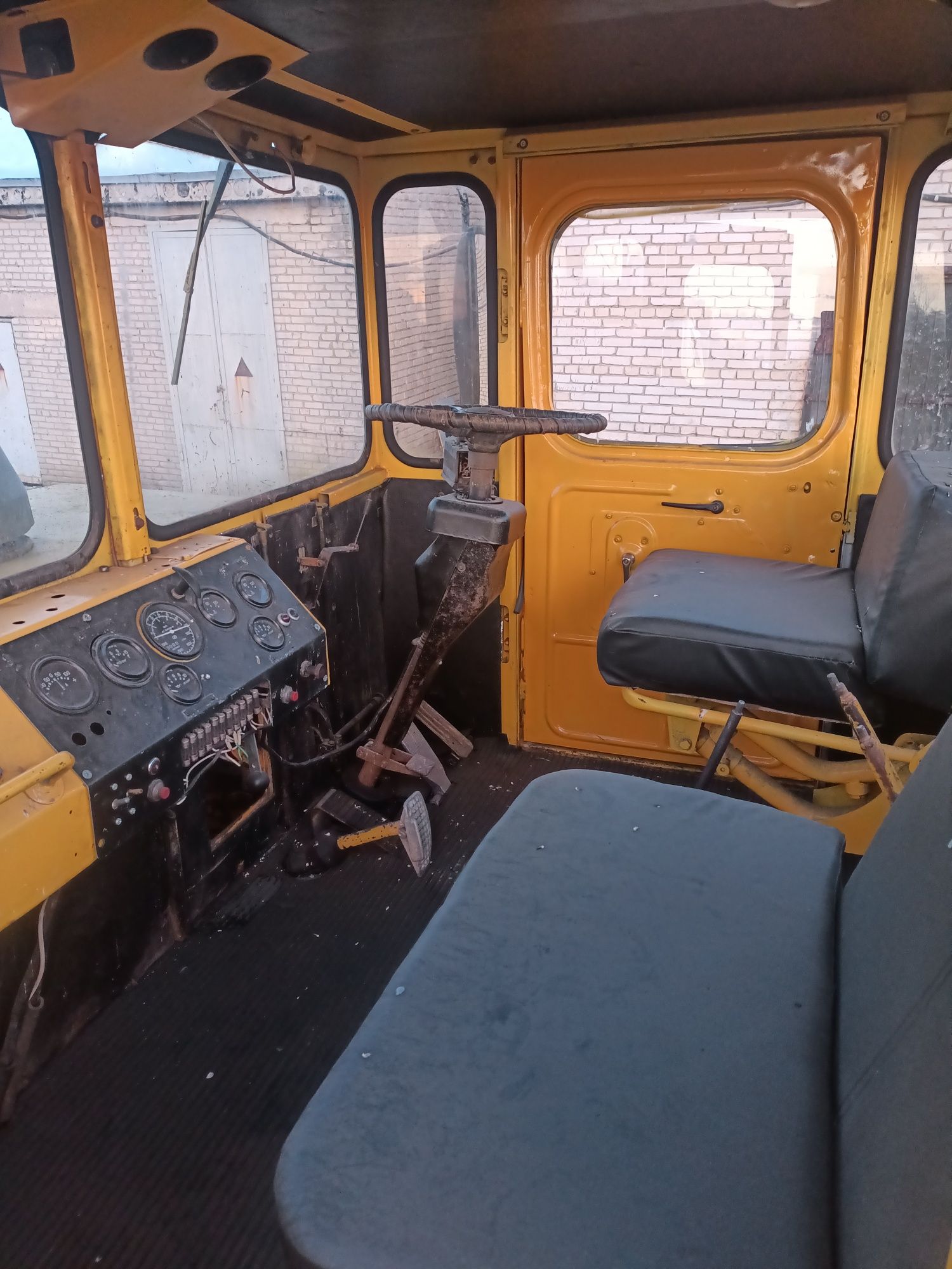 Продам кировцы К700