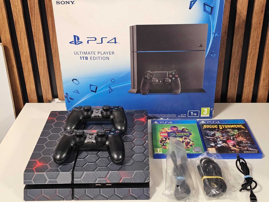 Sony Play Station 4 Phat 1TB complet cu jocuri si 2 controllere PS4 1T