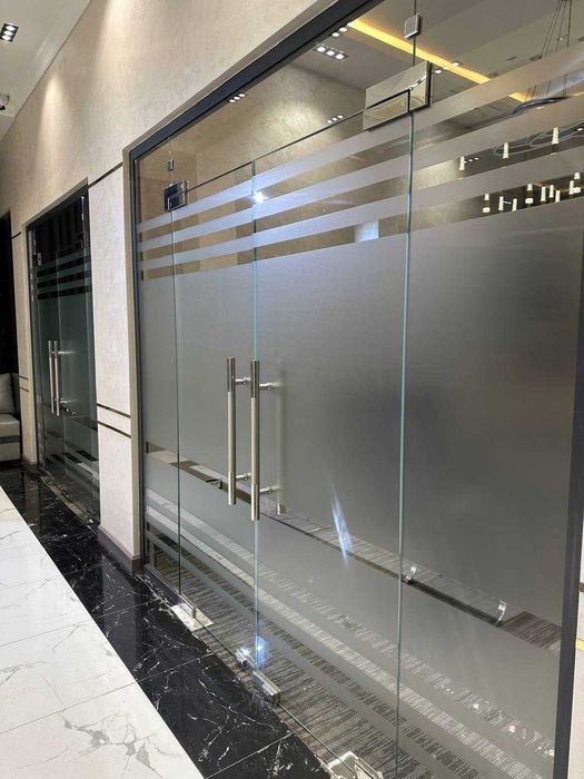 Наклейки на окна – качественно и недорого