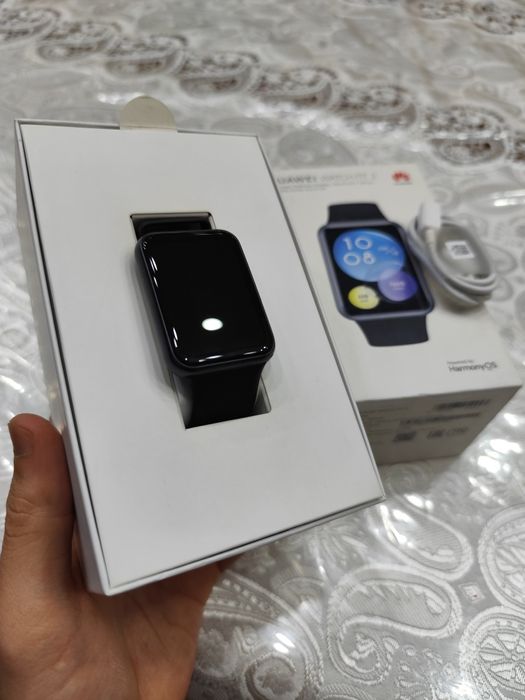 Смарт часы Huawei fit2