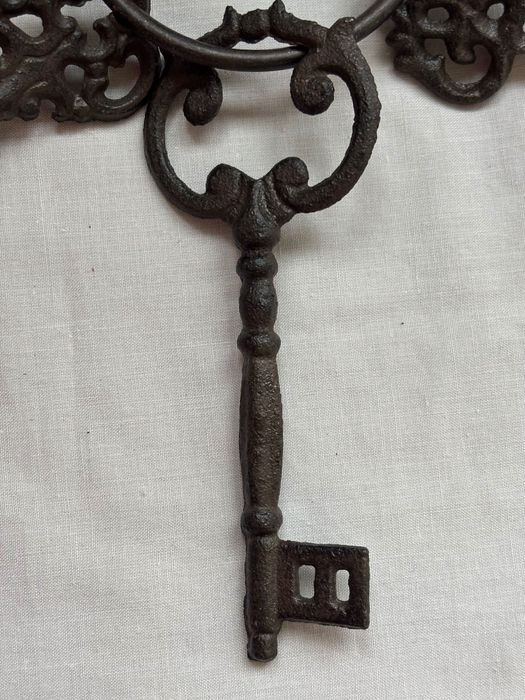 Декоративни винтидж ключове с халка