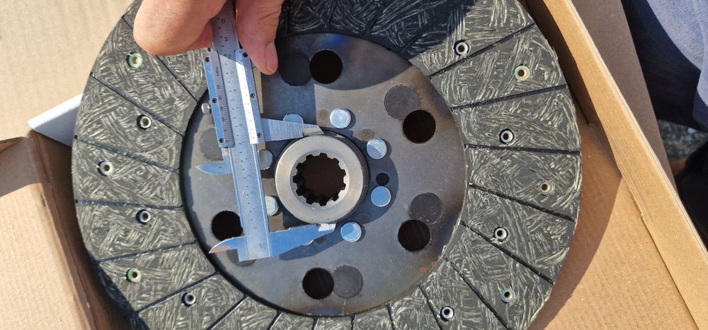 Disc ambreiaj tractor fiatTractor
Serie: Classique fiat 
1000, 1000DT,