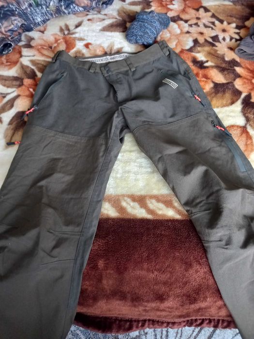 Дрехи за лов нови