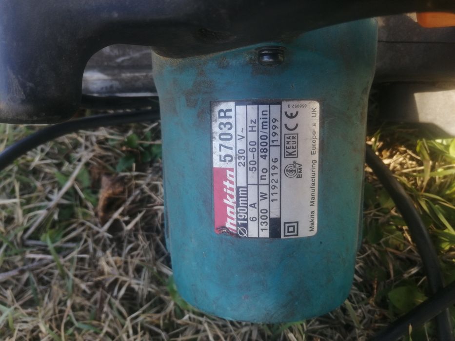 Vând fierăstrău circular Makita 5703R defect