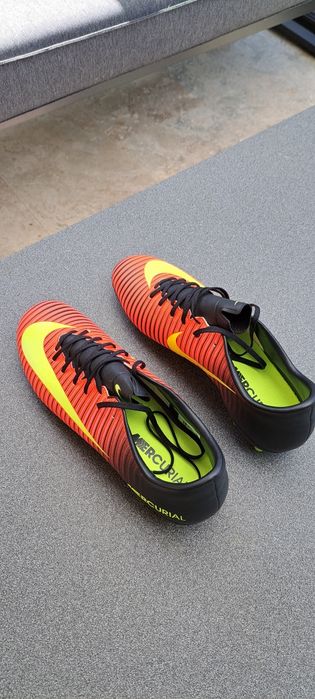Ghete fotbal iarba Nike Mercurial noi 42.5