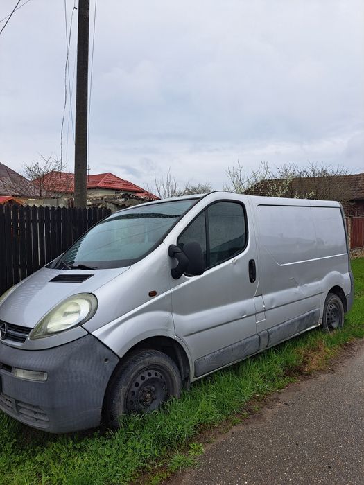 De vânzare opel vivaro 1.9dizel an 2004