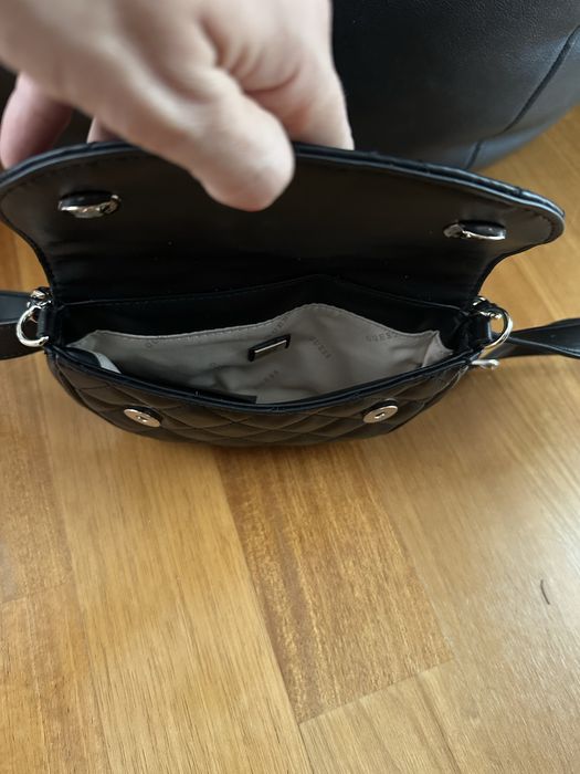 Borseta Guess model Melise