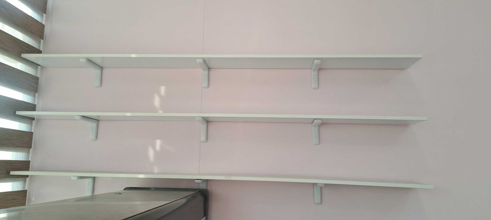 Полка для стены с ножками