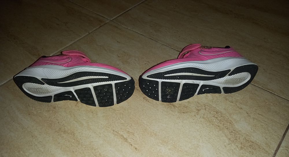 Piele, Nike - bőr