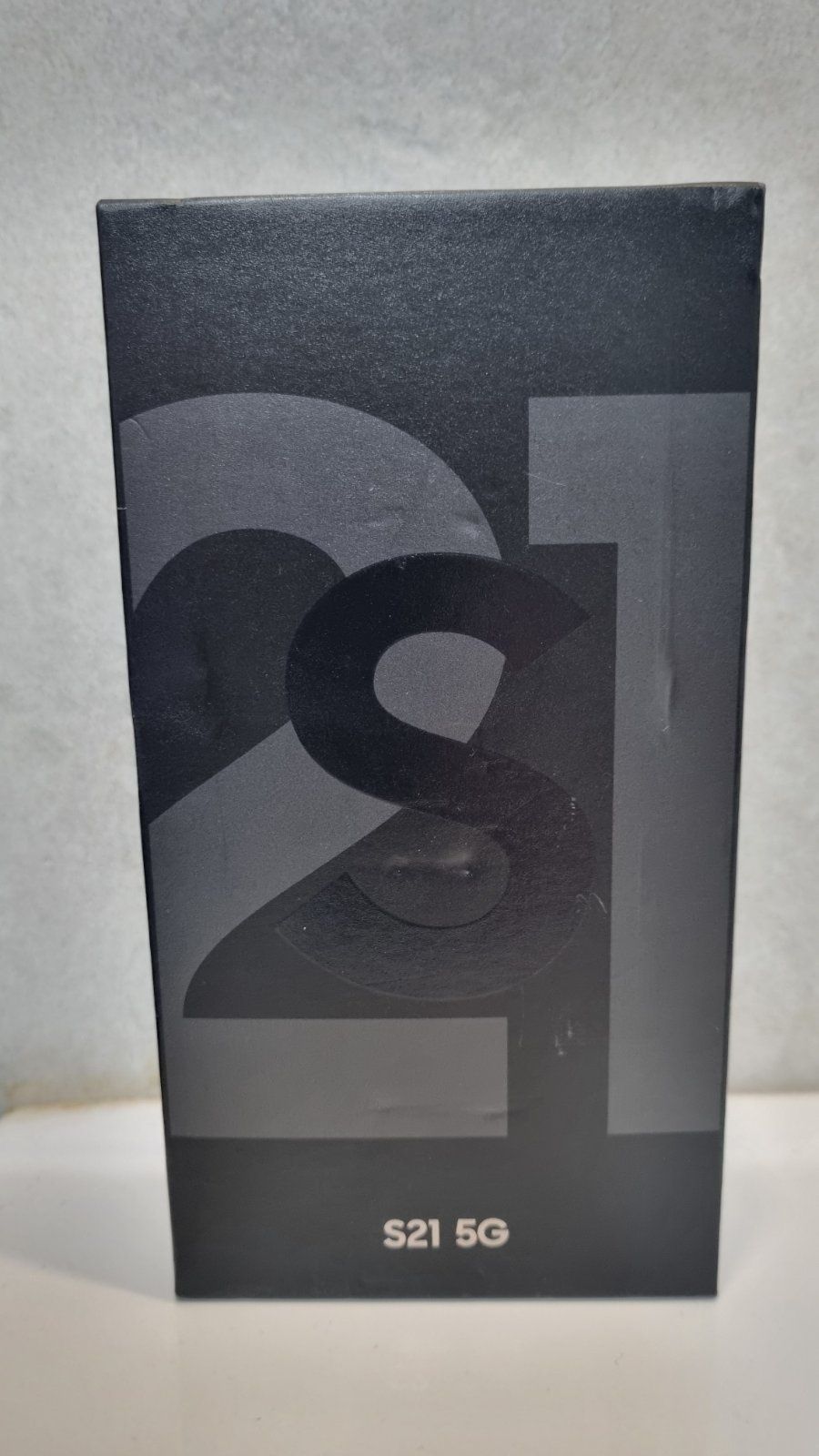 Телефон Samsung Galaxy S21