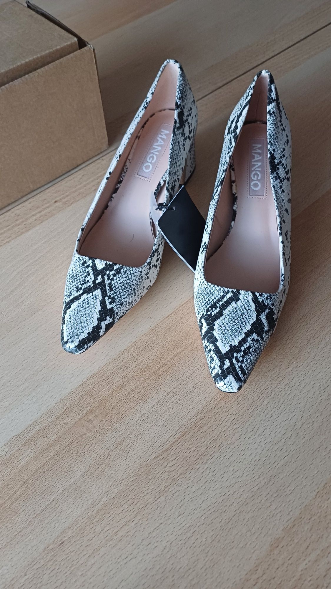 Pantofi dama eleganti