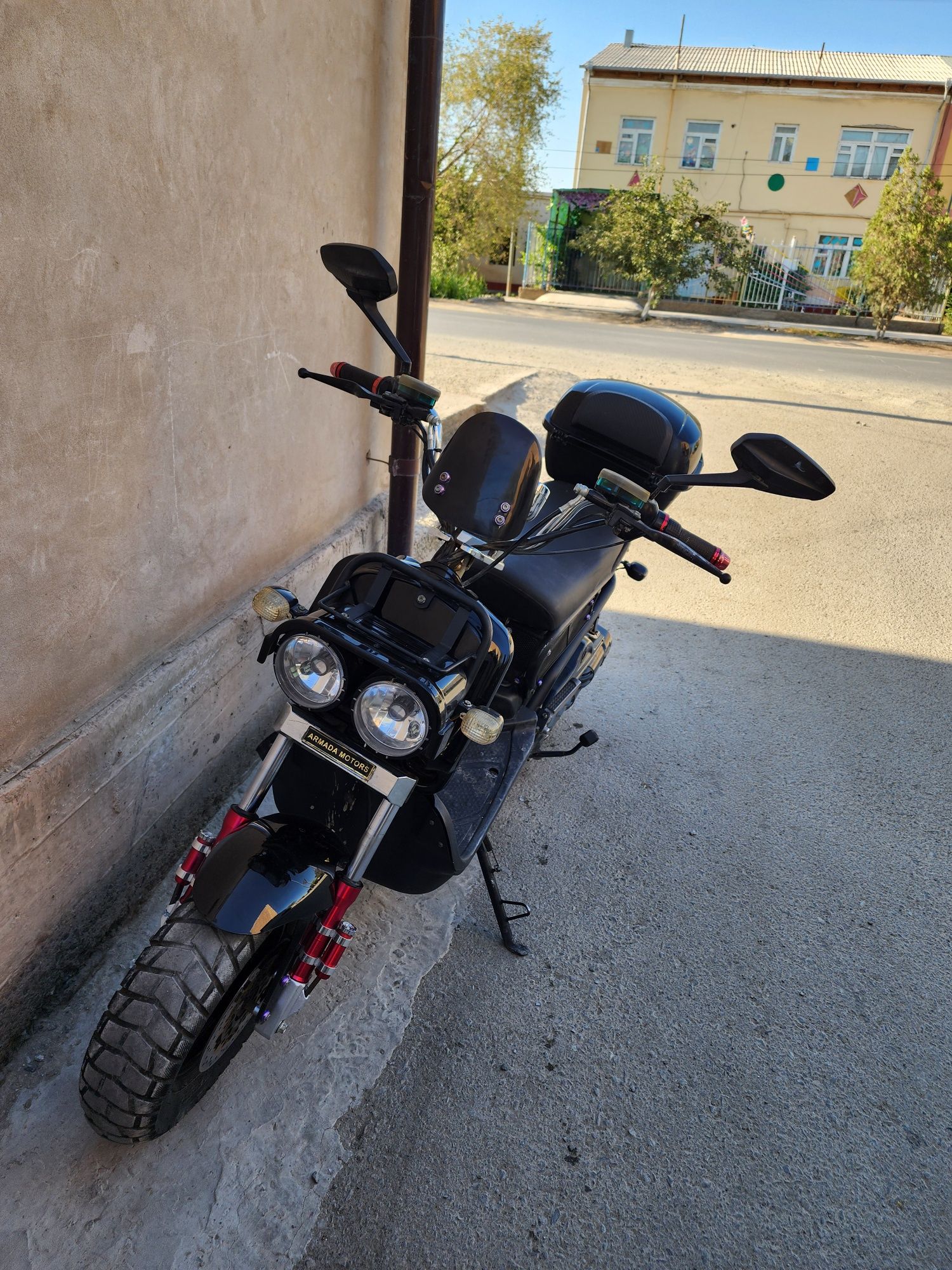 Elektra skuter harbi