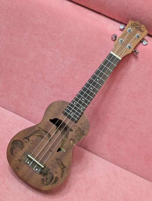 Продам укулеле. Гавайская гитара.