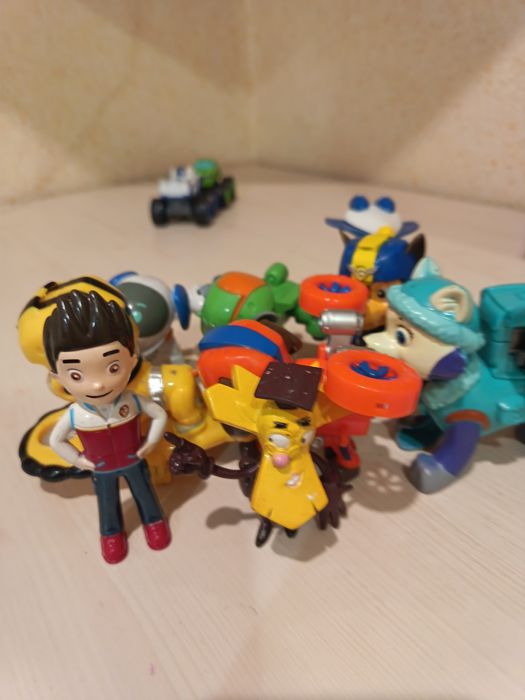 Продам детские игрушки