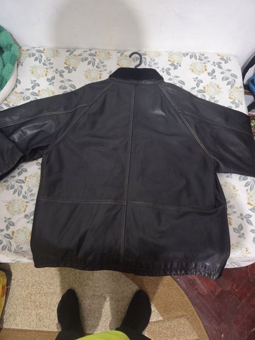 Vând geci de piele originale maximo duti culoare maro si negrui