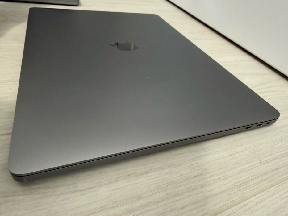 Laptop Apple MacBook Pro 16” 2020 I7 2.6Ghz 32Gb 512Gb