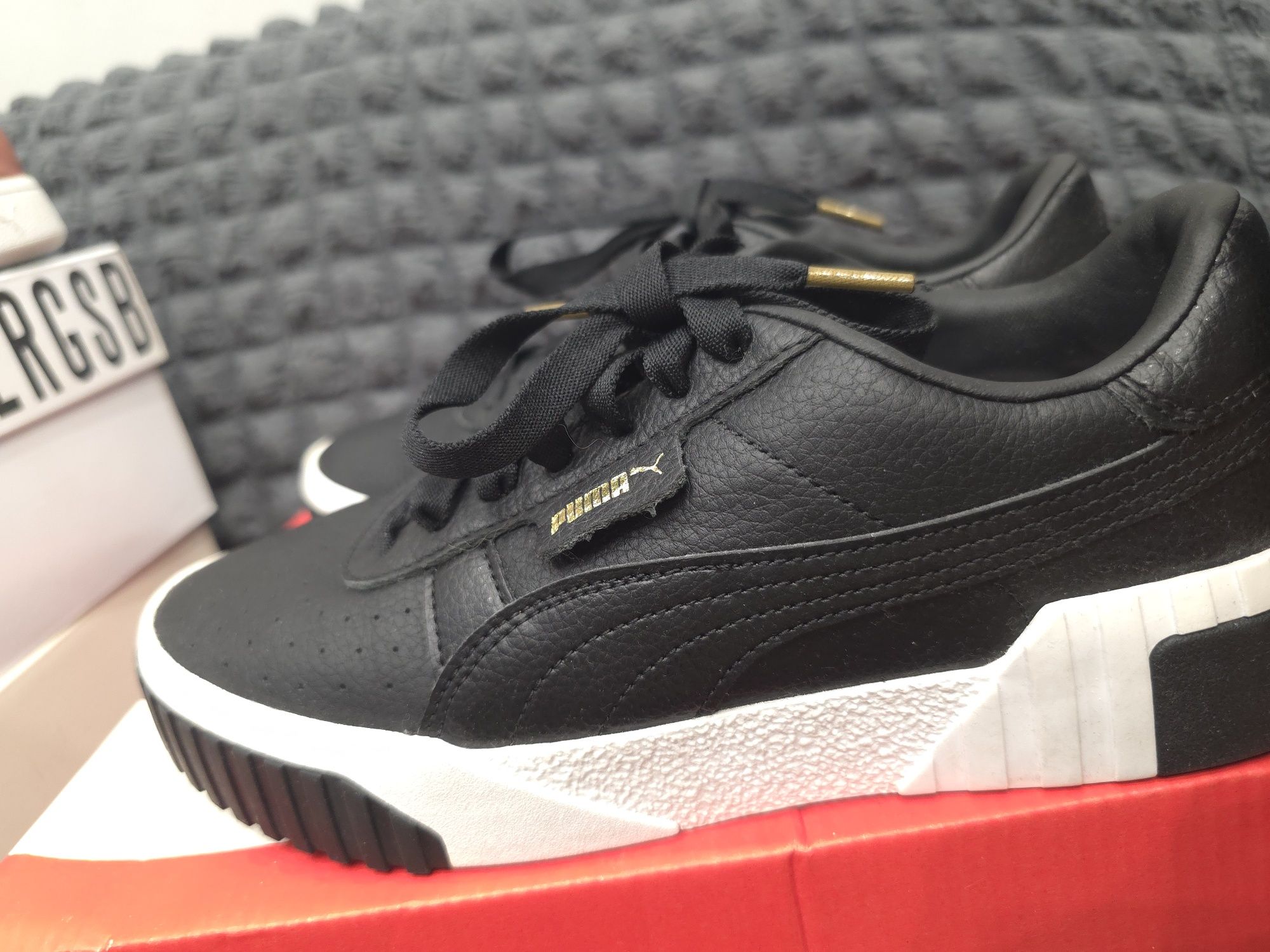 Дамски кецове Puma размер 39