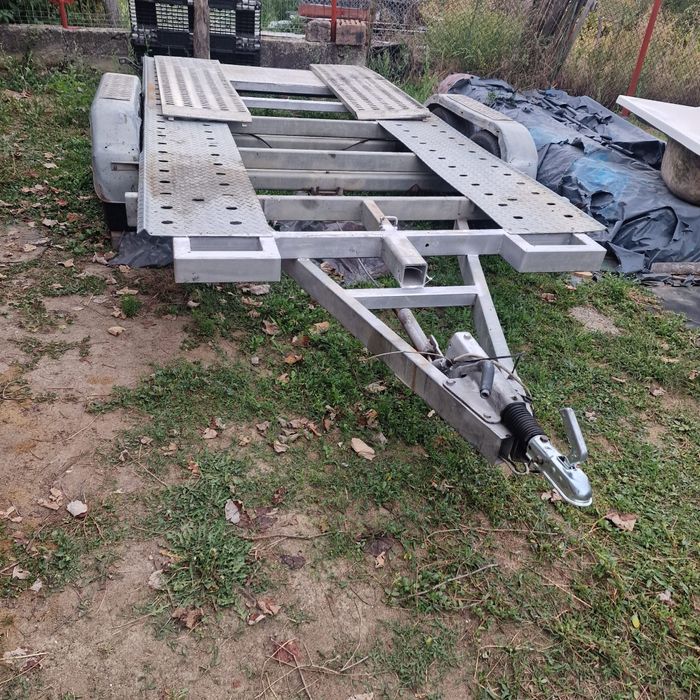 Platforma auto de vanzare