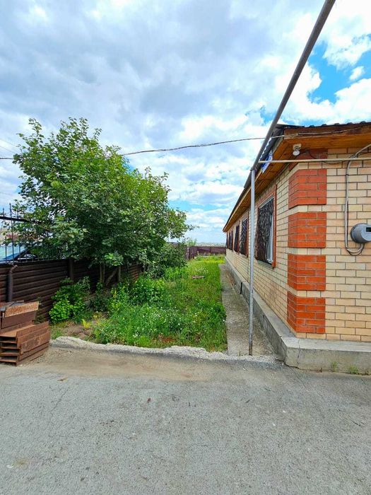 продается дом Тепличная