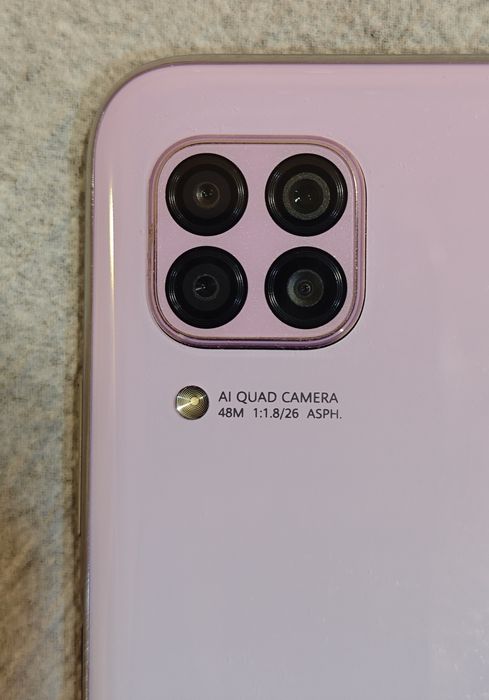 Смартфон Huawei P40 Lite