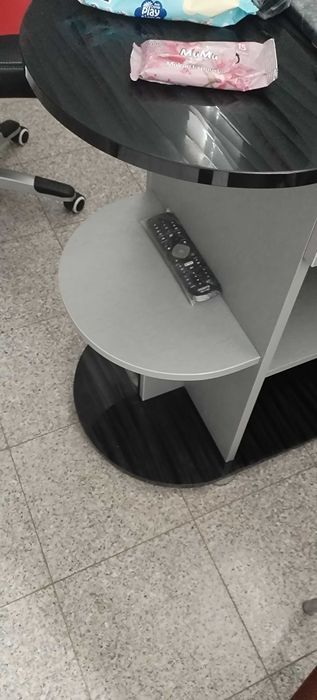 Продавам много запазен шкаф