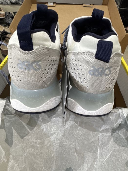 Оригинални дамски маратонки ASICS – НОВИ с кутия!