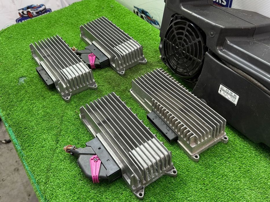 DIFUZOR + AMPLIFICATOR AUDIO (4 BUC.) AUDI A4 B8 AVANT 2.0 DIESEL 2009 / AUDI A4 B8 2009-2016 COD OEM 8T0035223AB 8R0035223F 8T0035223AH 8T8035382