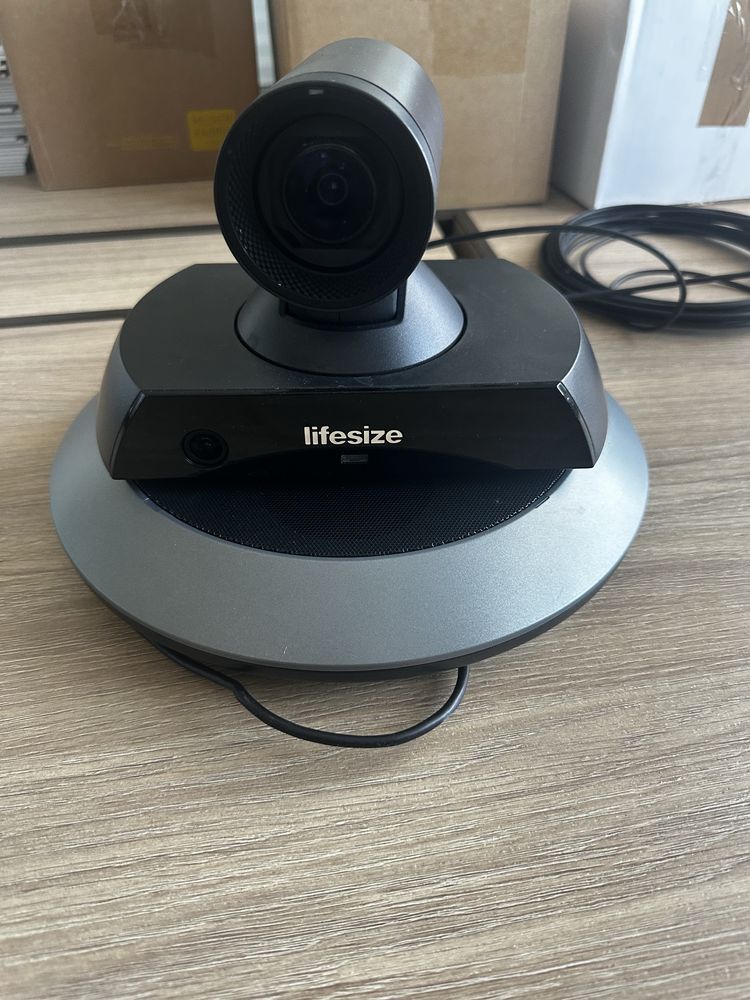 Видеоконферентна камера Lifesize – PTZ система с HD качество и екран