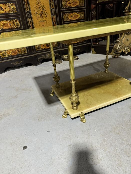 Masa pentru cafea din bronz cu blaturi de polirasina