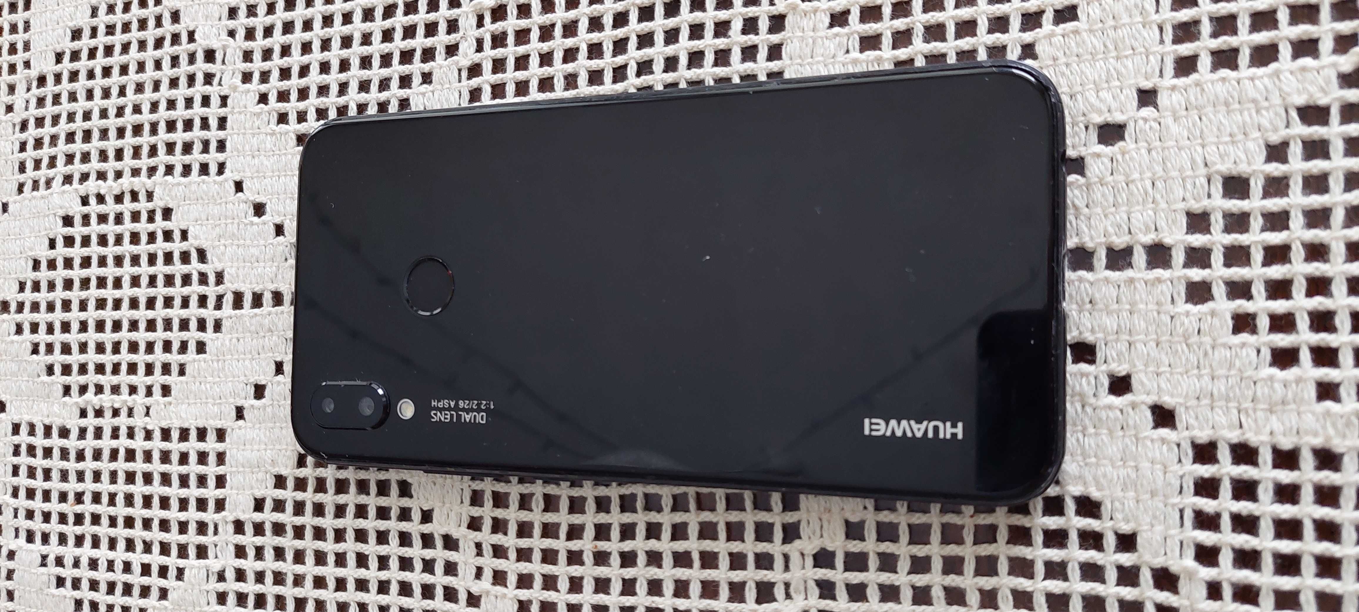 Смарт телефон Huawei P20 Lite