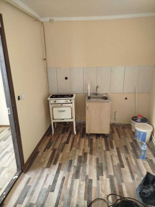 Участок. Дом 2 комнат. 1 этаж. 50 м2. Ор-р. Назарбек.