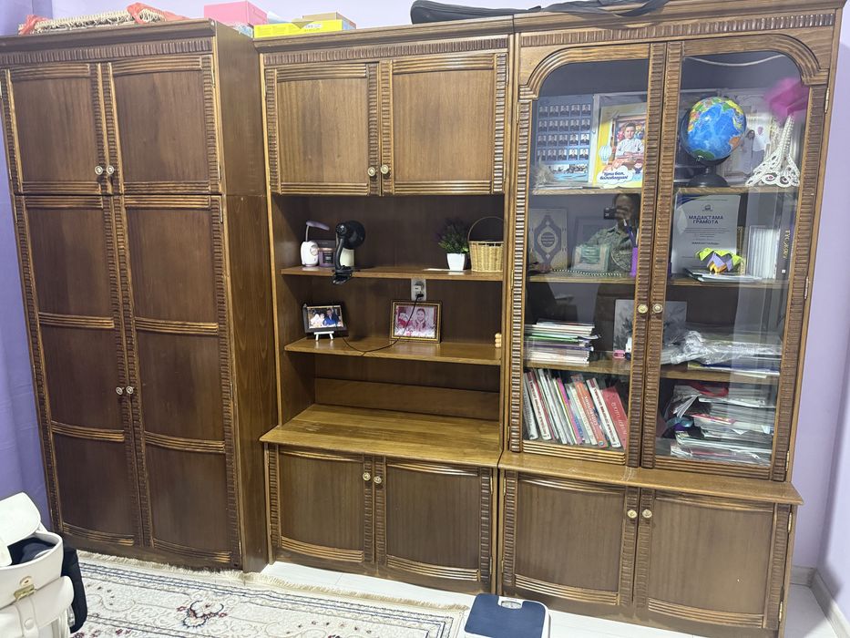 Шкаф из дерево, сервант
