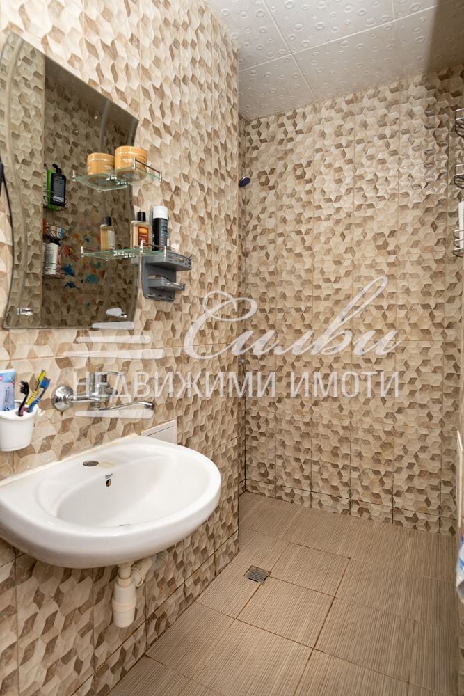 Продава се Тристаен апартамент в Велики Преслав - 78 кв.м за 0 €/кв.м - Снимка #12