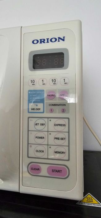 Cuptor cu Microunde Orion 1400 w cu Grill. Functioneaza .