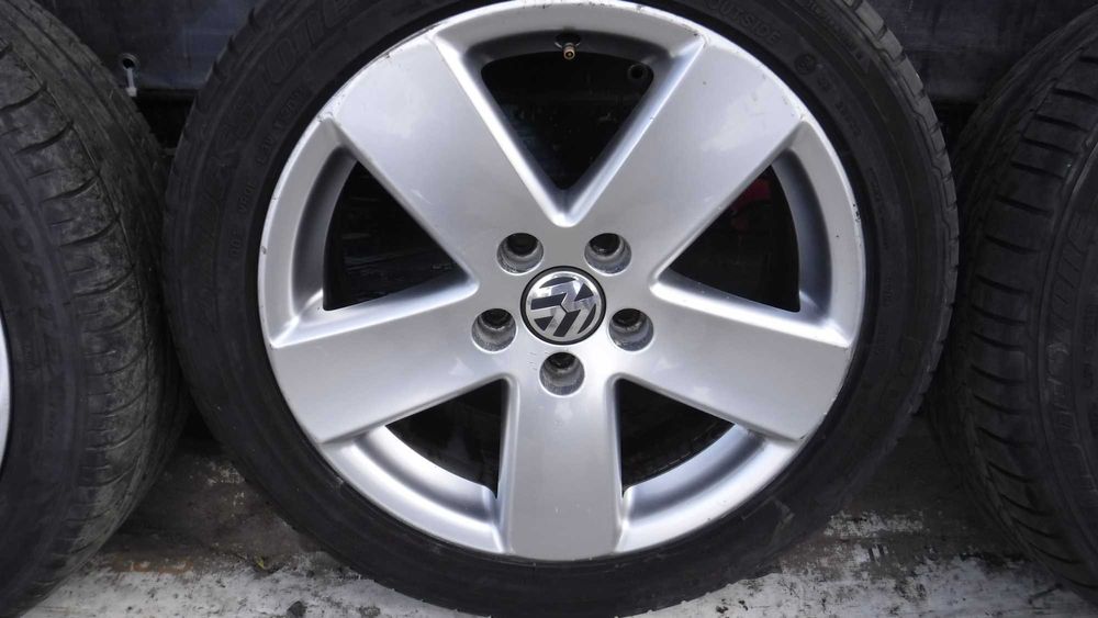 Jante Passaat B6 CC  235 45 17 vara Bridgestone Potenza