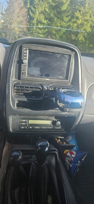 Vând nissan navara d22