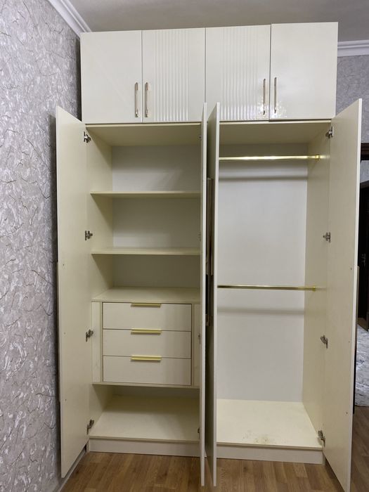 Шкаф     Хайтек