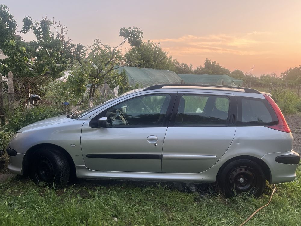 Пежо. 206 SW блокирал двигател