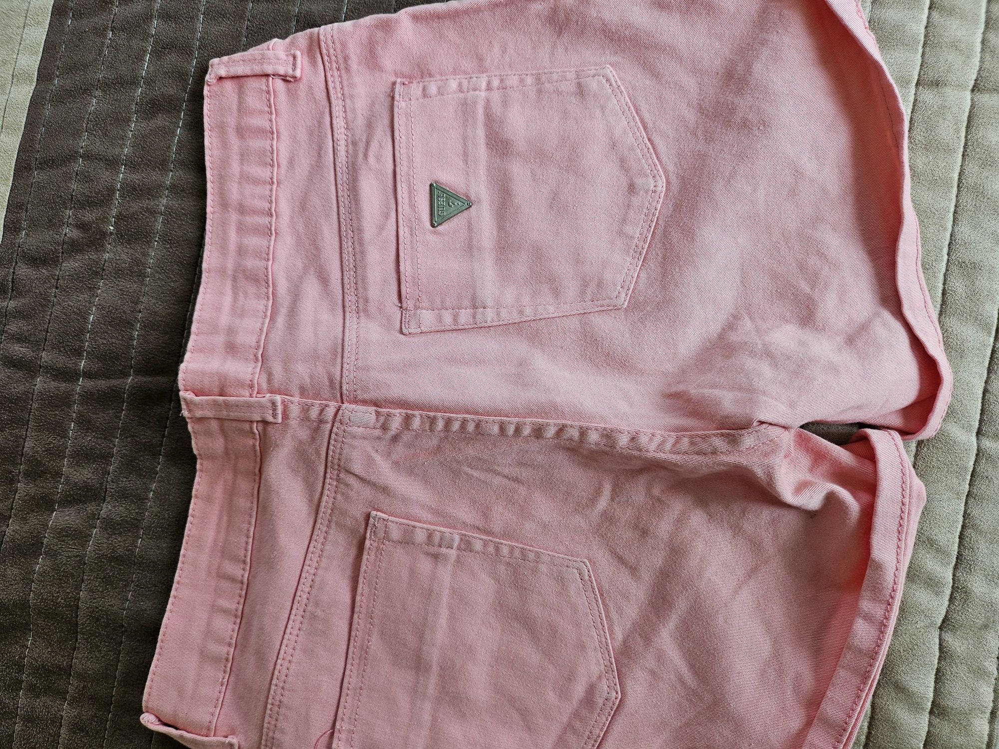 Къси панталони Guess