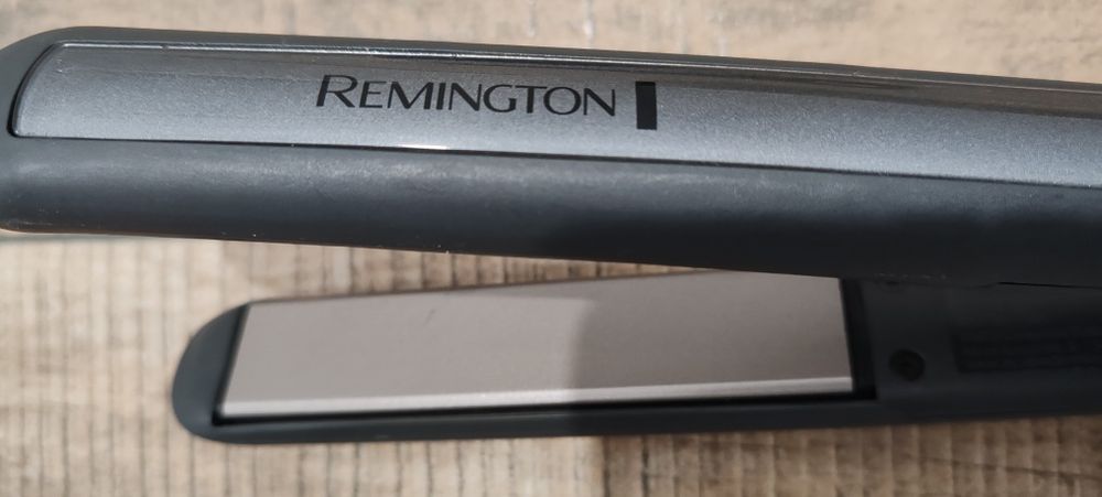 Vând placa Remington