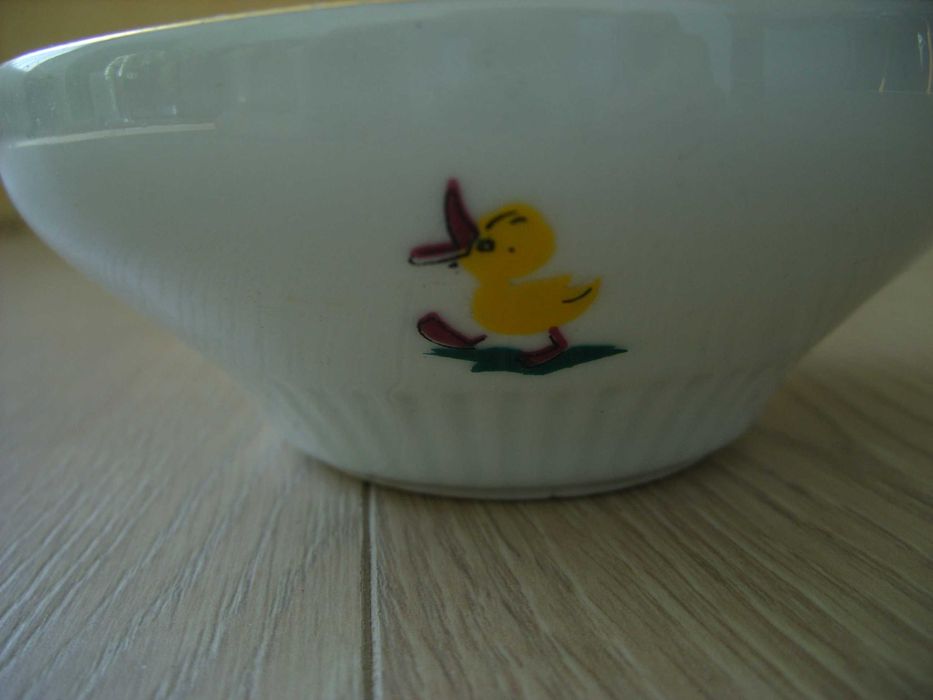 Порцеланови поставки за хартия и за баня, купичка с пате