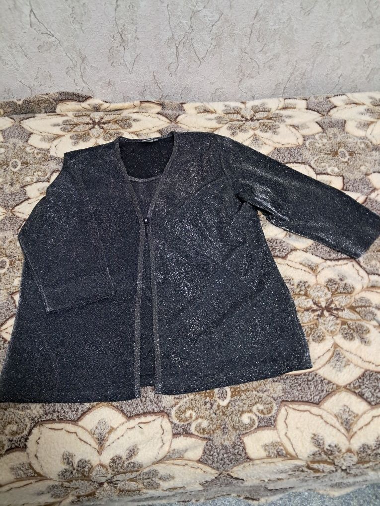Продам нарядную блузку ,размер 44-46.