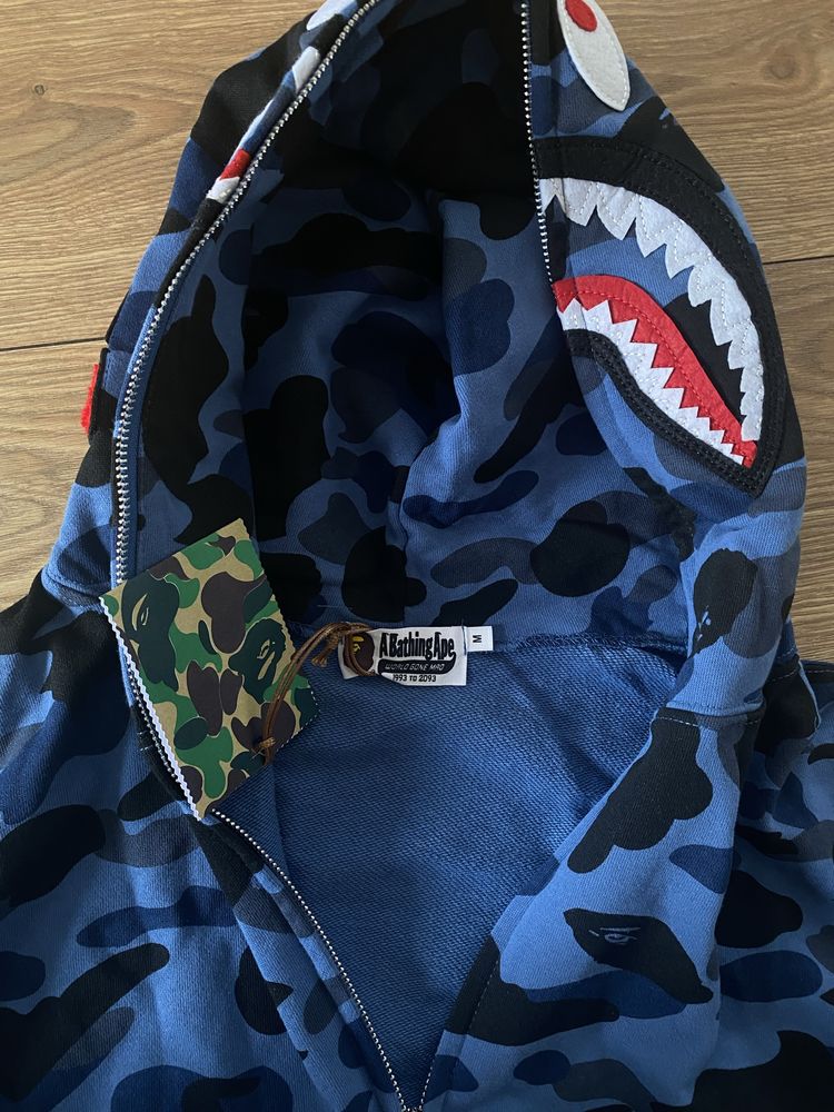 Bape shark hoodie M