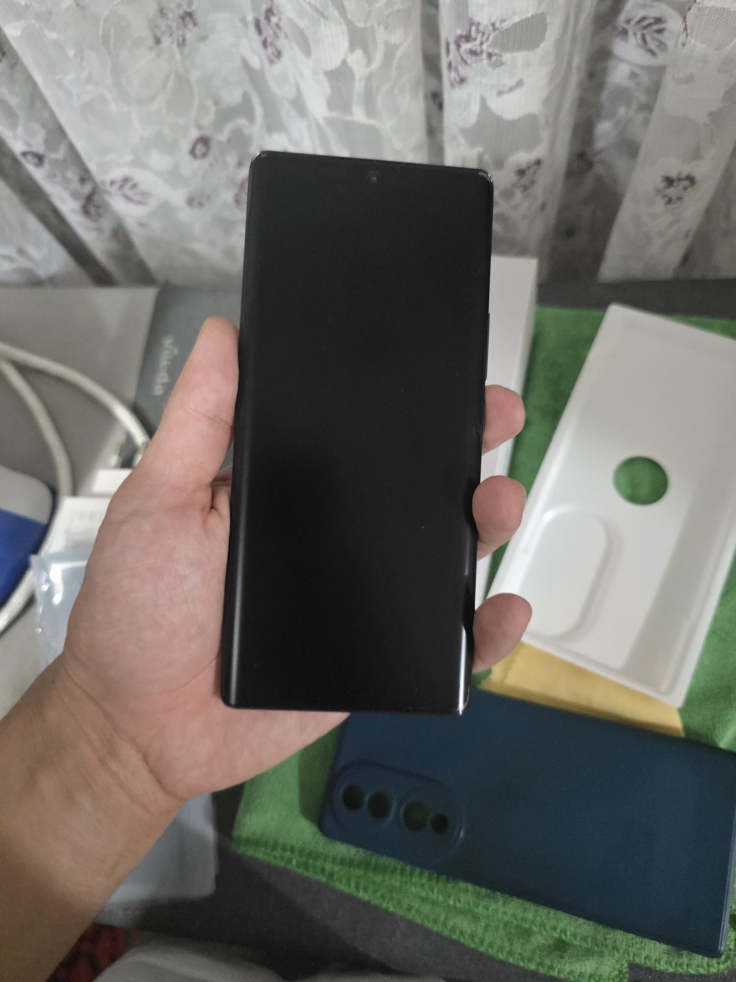 Huawei honor 70 в идеальном состоянии.