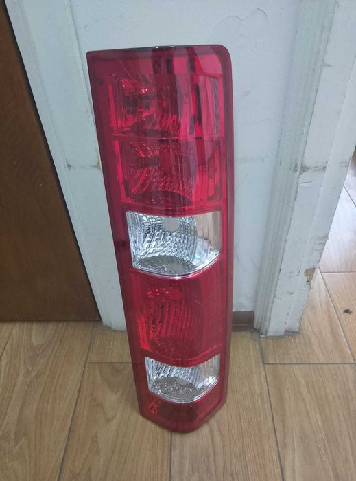 Lampa stop noua iveco daiy 4 5 far spate tripla de la 2007 la 2014