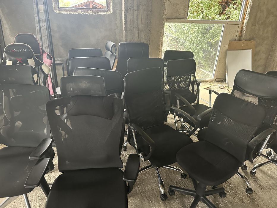 Scaune de birou ergonomice cu plasă și suport cap – 100 lei buc