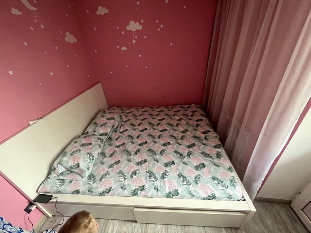 Продам двуспальную кровать